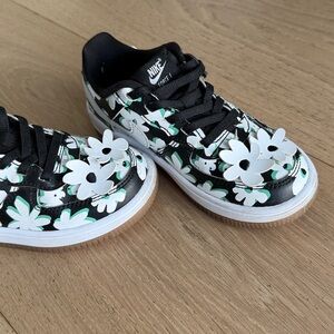 Nike Kids Black and White Sneakers with Floral Design